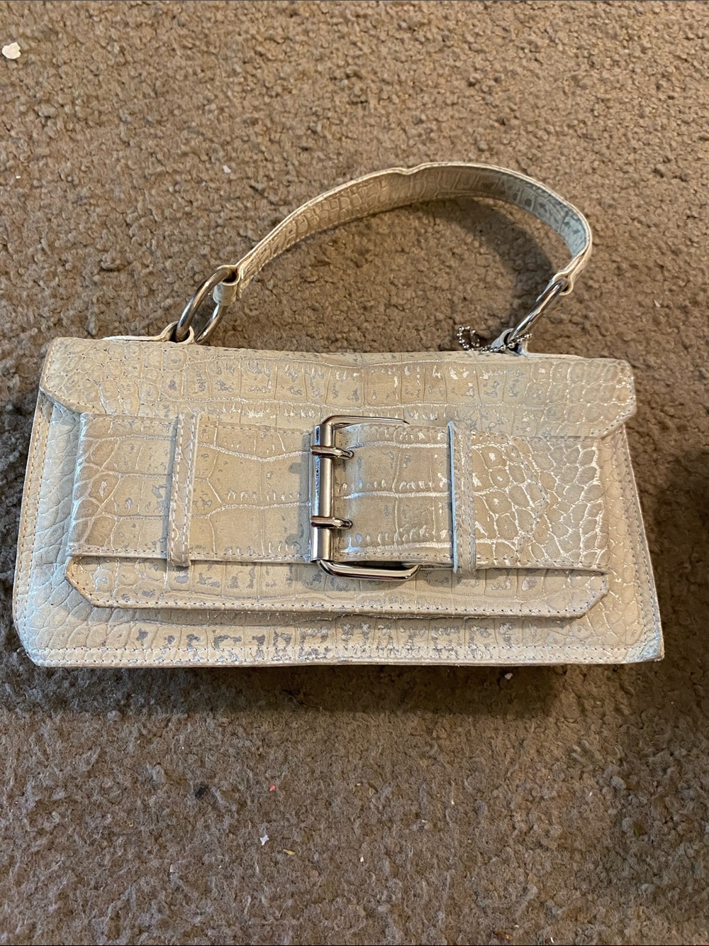 TOSCA BLU Pearl Cream Croc-Embossed Buckle Shoulder Bag
